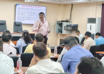 राष्ट्रीय स्तर के प्रशिक्षकों द्वारा चुनाव संबंधी प्रशिक्षण: नोडल, एसएलएमटी, डीएलएमटी, उप निर्वाचन पदाधिकारी एवं एएलएमटी को मिला विशेष प्रशिक्षण