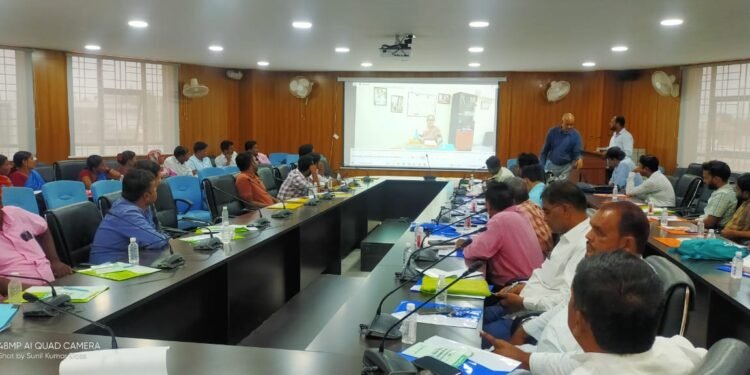 गढ़वा: स्वच्छ भारत मिशन: ग्रामीण शहरी अभिसरण पर जिला स्तरीय कार्यशाला का आयोजन