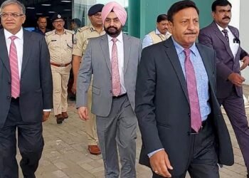 चुनाव आयोग की बैठक: जिलास्तरीय अधिकारियों के साथ चुनावी तैयारियों पर चर्चा