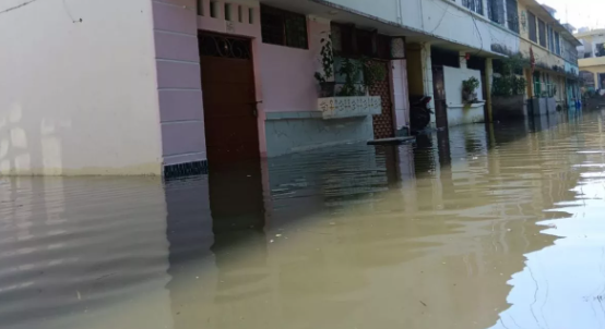 साहिबगंज में गंगा का उफान: जनजीवन प्रभावित, ट्रेनें रद्द