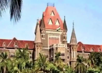 बॉम्बे हाई कोर्ट ने पुलिस को फटकारा: बदलाापुर यौन उत्पीड़न आरोपी की हत्या पर उठाए गंभीर सवाल