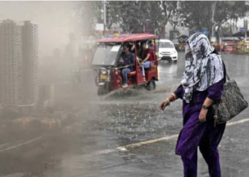 मुंबई में भारी बारिश का कहर: 4 की मौत, ट्रेन सेवाएं बहाल लेकिन रेड अलर्ट जारी