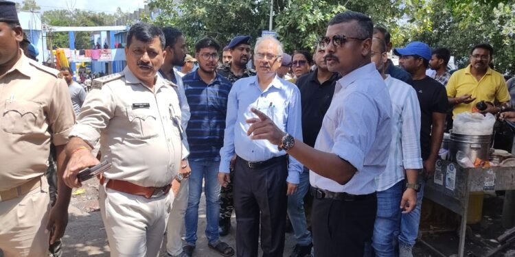 वरीय पुलिस अधीक्षक हृदीप पी जनार्दनन महोदय आज शहीद निर्मल महतो मेडिकल कॉलेज एंड हॉस्पिटल पहुंचे