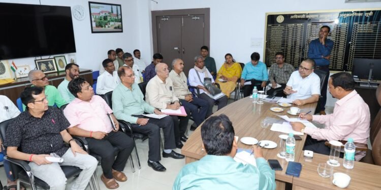 कल्याण विभाग के विद्यालयों और अस्पतालों में बुनियादी आवश्यकताओं को तुरंत बहाल करें – दीपक बिरुआ, मंत्री