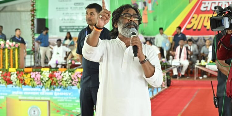 मुख्यमंत्री ने राज्य वासियों से कहा- आपके सहयोग से मजबूत झारखंड बनाने की दिशा में बढ़ रहे हैं आगे