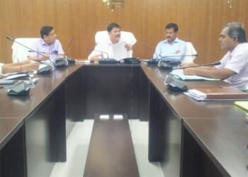 गढ़वा : उपायुक्त की अध्यक्षता में अनुकंपा समिति की बैठक में 7 नियुक्तियाँ, 31 लिपिकों को प्रोन्नति