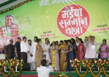 गढ़वा: मुख्यमंत्री मंइयाँ सम्मान यात्रा का भव्य शुभारंभ: गढ़वा में उमड़ी जनता