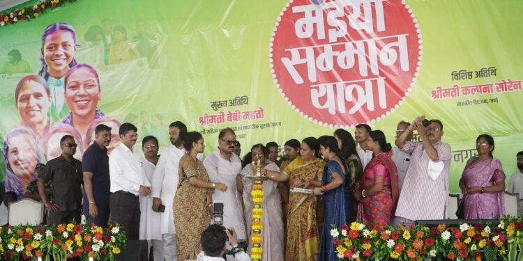 गढ़वा: मुख्यमंत्री मंइयाँ सम्मान यात्रा का भव्य शुभारंभ: गढ़वा में उमड़ी जनता