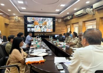 मुख्य सचिव श्री एल खियांग्ते ने आगामी दुर्गापूजा को लेकर पुलिस महानिरीक्षक, पुलिस उपमहानिरीक्षक, सभी प्रमंडल आयुक्त, जिला उपायुक्त और पुलिस अधीक्षक के साथ वीडियो कांफ्रेंसिंग के माध्यम से की बैठक, दिए निर्देश