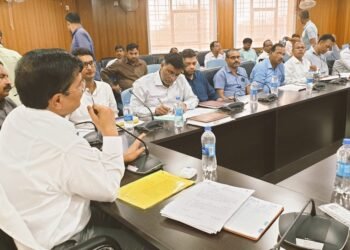 गढ़वा: 2024 विधानसभा चुनाव की तैयारी: उपायुक्त शेखर जमुआर ने की समीक्षात्मक बैठक