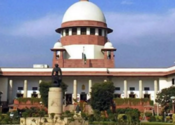 “सुप्रीम कोर्ट का आदेश: सड़क पर बने मंदिर और दरगाह हटाने का निर्देश”