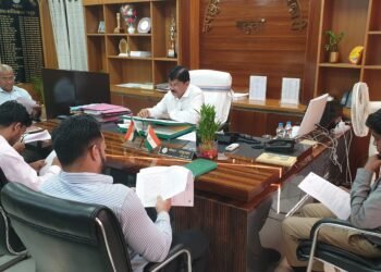 गढ़वा: आगामी विधानसभा चुनाव 2024 की तैयारी: जिला निर्वाचन पदाधिकारी की प्रवर्तन एजेंसियों के साथ बैठक