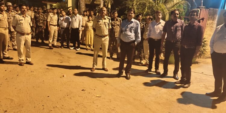 गढ़वा मंडल कारागार में बड़ी छापेमारी: उपायुक्त और एसपी ने किया निरीक्षण