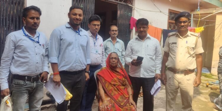 गढ़वा विधानसभा अंतर्गत 2 दिन में 50 लोगों ने किया घर से मतदान