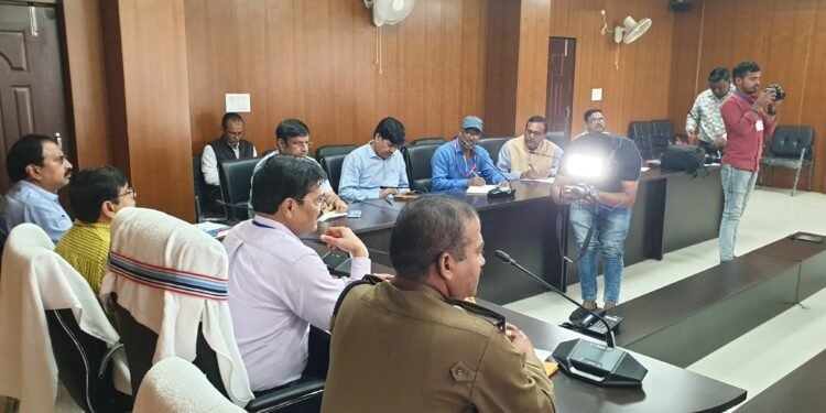 गढ़वा में भयमुक्त एवं निष्पक्ष निर्वाचन के लिए जिला प्रशासन प्रतिबद्ध