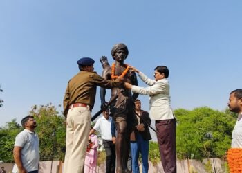 गढ़वा में भगवान बिरसा मुंडा की जयंती और राज्य स्थापना दिवस का भव्य आयोजन