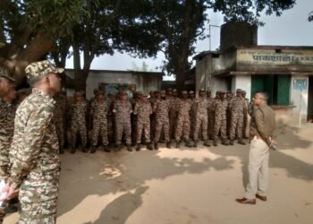 Jharkhand: वरीय पुलिस अधिकारियों ने चुनाव सुरक्षा तैयारियों का लिया जायजा