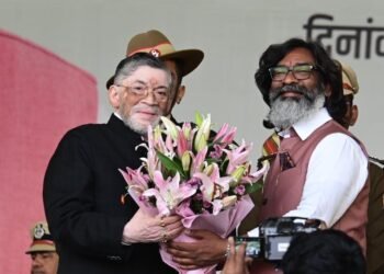 श्री हेमन्त सोरेन ने झारखंड राज्य के मुख्यमंत्री के रूप में ली शपथ, माननीय राज्यपाल श्री संतोष कुमार गंगवार ने पद एवं गोपनीयता की दिलाई शपथ