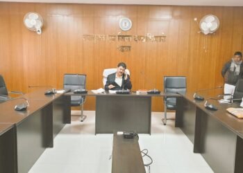 गढ़वा: जनता दरबार: उपायुक्त शेखर जमुआर ने सुनी जन समस्याएं और दिए समाधान के निर्देश