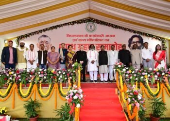 झारखंड कैबिनेट विस्तार: राज्यपाल ने 11 मंत्रियों को दिलाई शपथ