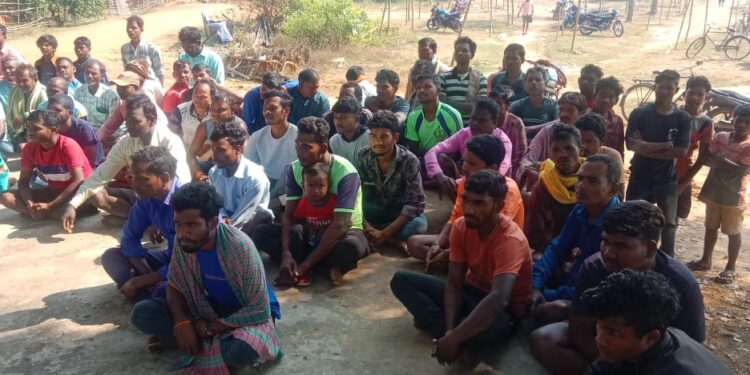 तमाड़ थाना क्षेत्र में अफीम की खेती रोकने हेतु जागरूकता अभियान, ग्रामीणों को दी गई वैकल्पिक खेती की जानकारी