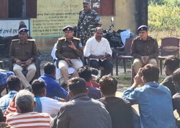 रांची: एसपी सुमित कुमार अग्रवाल का तमाड़ में जन जागरूकता अभियान: अफीम की खेती, महिला उत्पीड़न और अन्य मुद्दों पर चर्चा