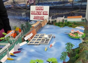 रांची: राष्ट्रीय खादी एवं सरस मेले में ठंड के बावजूद 10,000 लोगों ने उठाया आनंद: सरकारी योजनाओं की जानकारी और रंगारंग कार्यक्रम