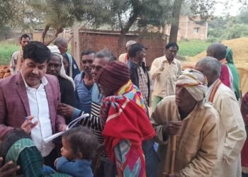 गढ़वा: आदिवासी बहुल बगही टोला में एसडीओ ने जन समस्याएं सुनीं, त्वरित समाधान के निर्देश