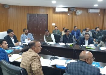 गढ़वा: उपायुक्त की अध्यक्षता में संपन्न हुई जिला परामर्शदात्री समिति की महत्वपूर्ण बैठक