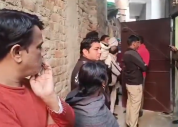 दक्षिण दिल्ली के नेब सराय में तीन लोगों की हत्या: पुलिस जांच जारी