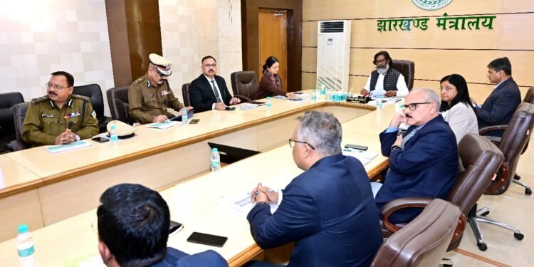 मुख्यमंत्री हेमन्त सोरेन की उच्चस्तरीय समीक्षा बैठक: विधि व्यवस्था, अवैध माइनिंग और साइबर क्राइम पर जोर