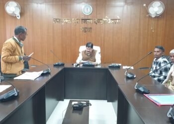 गढ़वा में जनता दरबार: उपायुक्त शेखर जमुआर ने सुनी ग्रामीणों की समस्याएं