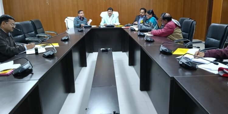 उपायुक्त शेखर जमुआर की अध्यक्षता में District Co-operative Development Committee की बैठक सम्पन्न: सहकारी समितियों की प्रगति पर विशेष जोर