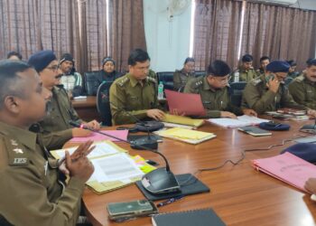 धनबाद: एसएसपी ह्रदीप पी जनार्दनन की मासिक अपराध समीक्षा बैठक: संगठित अपराध और महिला सुरक्षा पर सख्त निर्देश