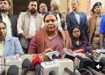 झारखंड की दुष्कर्म पीड़िता से गुजरात में मिलीं मंत्री दीपिका पांडे सिंह, आर्थिक मदद पहुंचाई