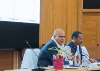 रांची। राजस्व संग्रहण और जन समस्याओं के समाधान के लिए गंभीरता दिखाएं: दीपक बिरुआ