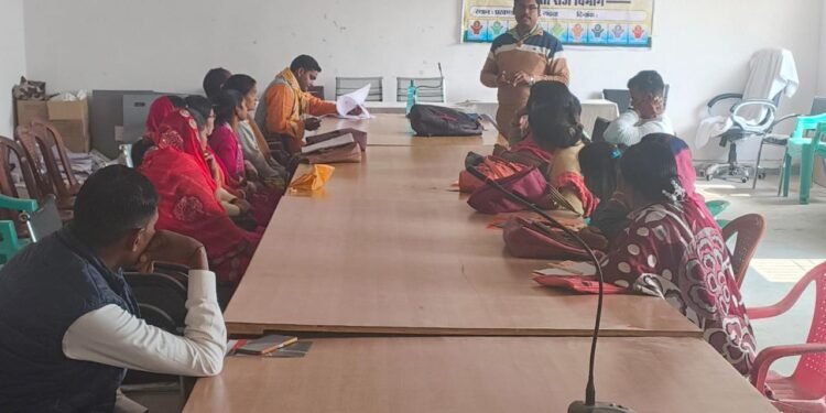 सबकी योजना सबका विकास अभियान 2024: गढ़वा प्रखंड में जीपीडीपी थीमों और फाइलेरिया उन्मूलन पर विस्तारपूर्वक चर्चा