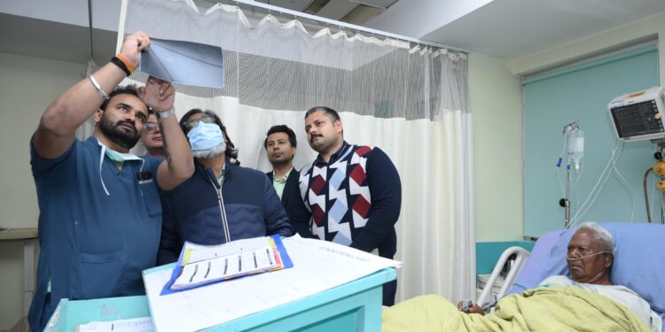 झारखंड राज्य कर्मियों के लिए बड़ी खुशखबरी! जल्द मिलेगा 5 लाख रुपये तक का स्वास्थ्य बीमा कवरेज