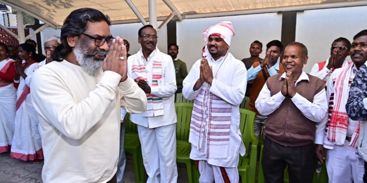 रांची: मुख्यमंत्री आवासीय कार्यालय में हुई महत्वपूर्ण मुलाकात: सरना प्रार्थना सभा और केंद्रीय समिति का आमंत्रण