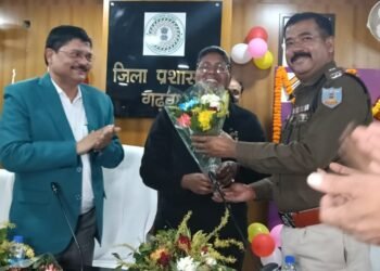 गढ़वा में 15वें राष्ट्रीय मतदाता दिवस का आयोजन, जिला निर्वाचन पदाधिकारी ने दिलाई मतदाता प्रतिज्ञा