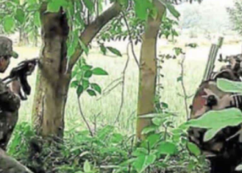 सेमरटांड़ जंगल में पुलिस और उग्रवादियों के बीच मुठभेड़, एक उग्रवादी घायल