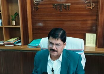 गढ़वा उपायुक्त द्वारा अनियमितता के खिलाफ सख्त कार्रवाई: मझिआँव, खरौंधी और मंईयां सम्मान योजना में कठोर कदम