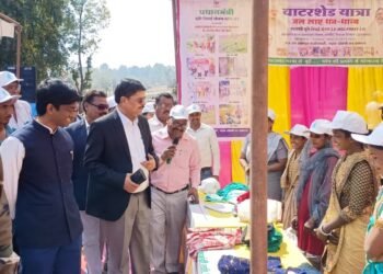 गढ़वा: चिनियां प्रखंड में तीन दिवसीय जलछाजन जागरूकता अभियान संपन्न: जल लाए धन-धान्य