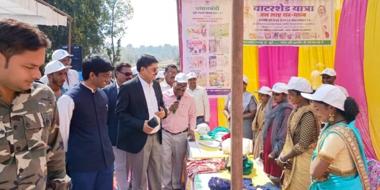 गढ़वा: चिनियां प्रखंड में तीन दिवसीय जलछाजन जागरूकता अभियान संपन्न: जल लाए धन-धान्य