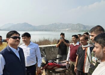 गढ़वा: उपायुक्त शेखर जमुआर ने खजुरी डैम का दौरा कर रोजगार सृजन एवं पर्यटन विकास की संभावनाओं का किया निरीक्षण