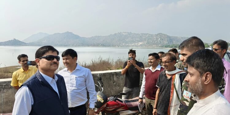 गढ़वा: उपायुक्त शेखर जमुआर ने खजुरी डैम का दौरा कर रोजगार सृजन एवं पर्यटन विकास की संभावनाओं का किया निरीक्षण