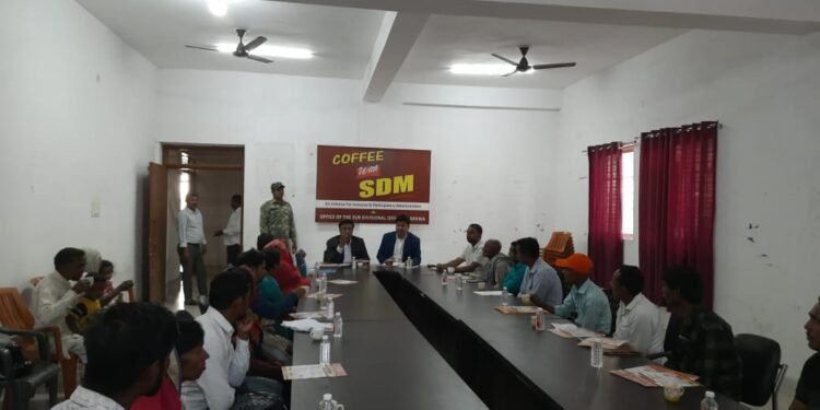 गढ़वा: सड़क सुरक्षा और संवेदनशीलता: “कॉफी विद एसडीएम” में पीड़ित परिवारों से भावुक संवाद