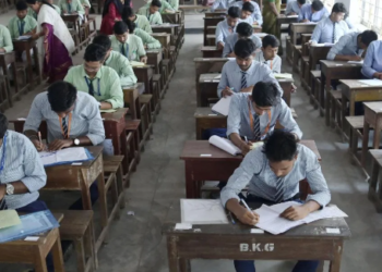 रांची में CBSE 10वीं परीक्षा के पहले दिन अव्यवस्था, 94 छात्रों को 6:30 घंटे का इंतजार!