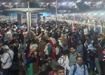 दिल्ली में रेलवे स्टेशन पर भगदड़: 18 लोगों की दर्दनाक मौत, 10-10 लाख का मुआवजा घोषित