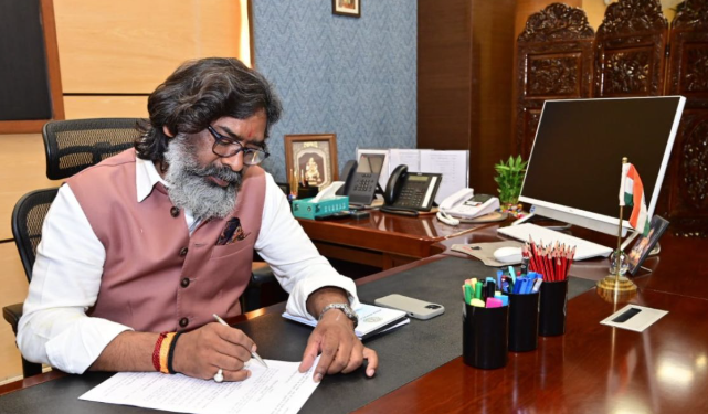 राज्य सरकार का बड़ा फैसला: महिलाएं रात में करेंगी फैक्ट्रियों में काम